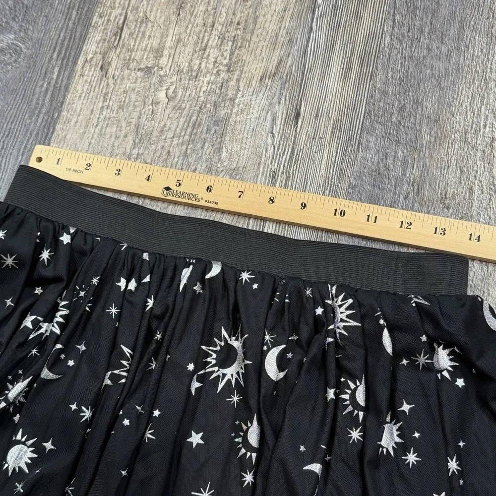 Hot Topic Women's Black‎ Celestial Pleated Midi Skirt Sun Moon Stars Size Small